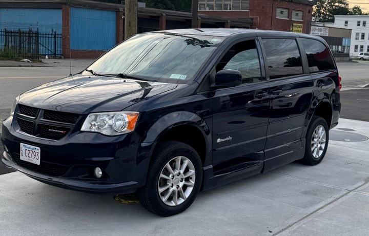 Dodge Grand Caravan BraunAbility wheelchair accessible van